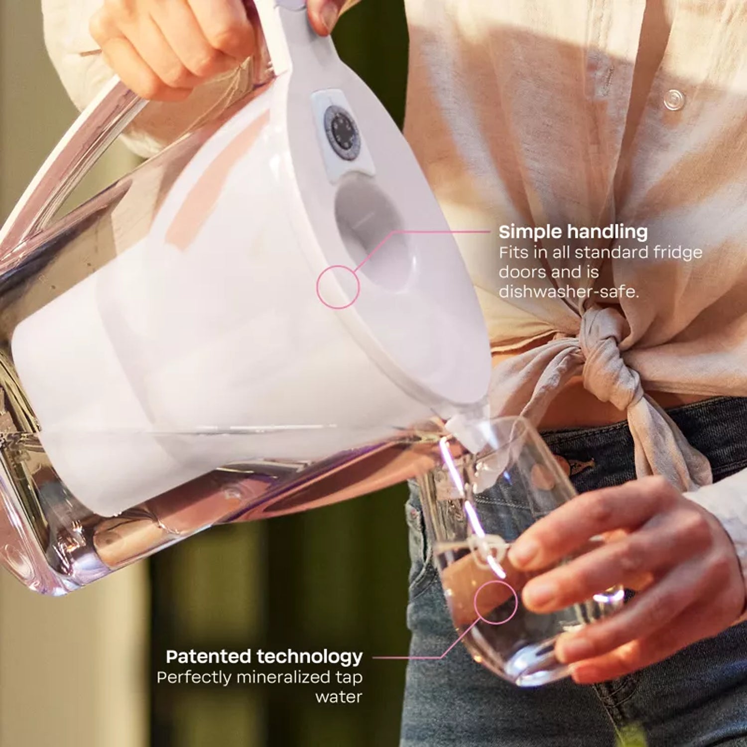 BWT white water filter jug easy fill lid detail